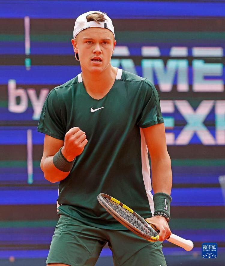 外弹三分或 外弹三分或